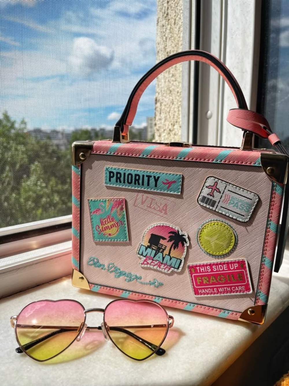 Miami Beach Travel Trunk Bag – Pink Crossbody Purse with Stickers - Picture 2 of 2